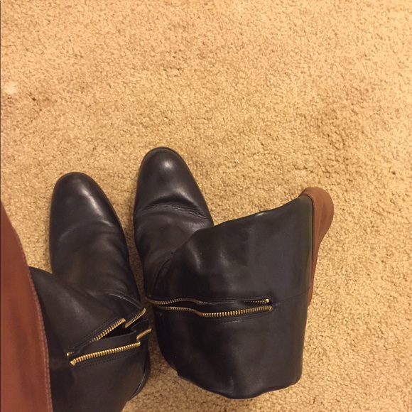 Almost never worn coach shoes of size 10 - Picture 2 of 3